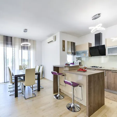 Modern In Quiet Holiday home Pristeg