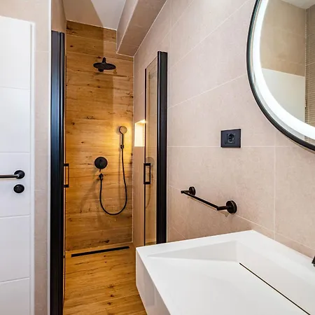 Holiday home Modern In With Pool Pristeg
