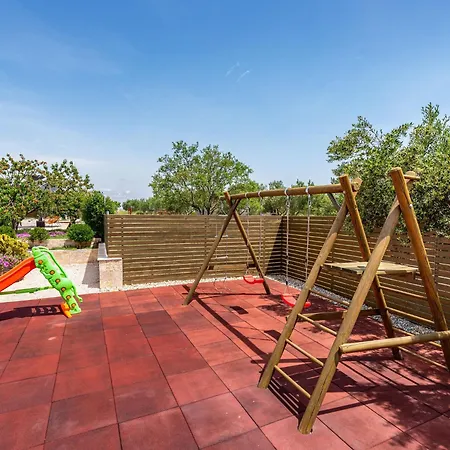 Modern In With Pool Holiday home Pristeg