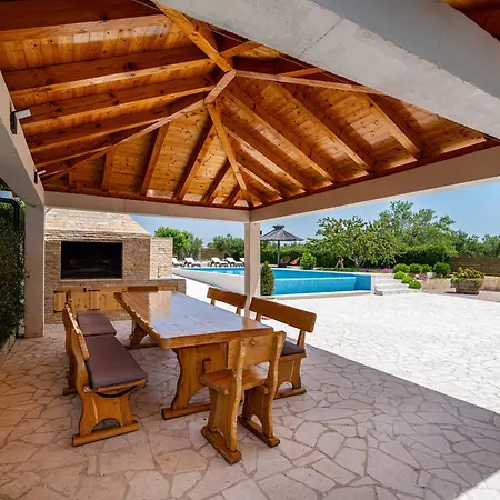 Modern In With Pool