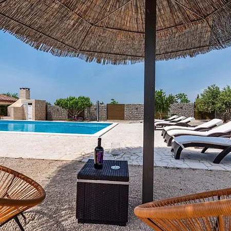 Modern In With Pool
