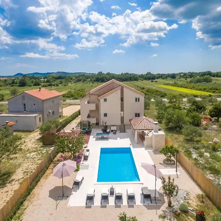 Modern In With Pool Holiday home