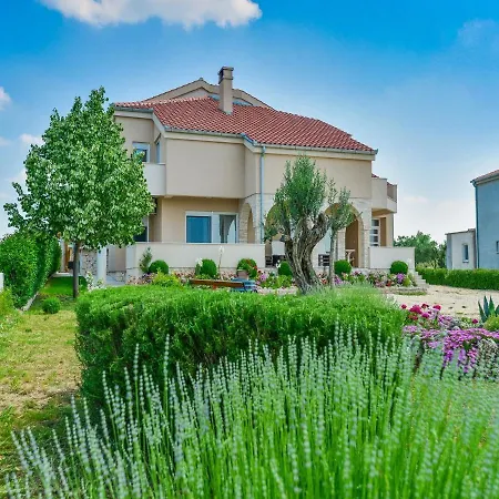 Holiday home Modern In With Pool *