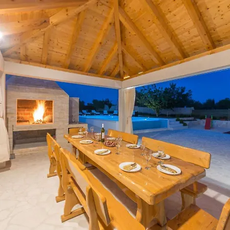 Modern In With Pool